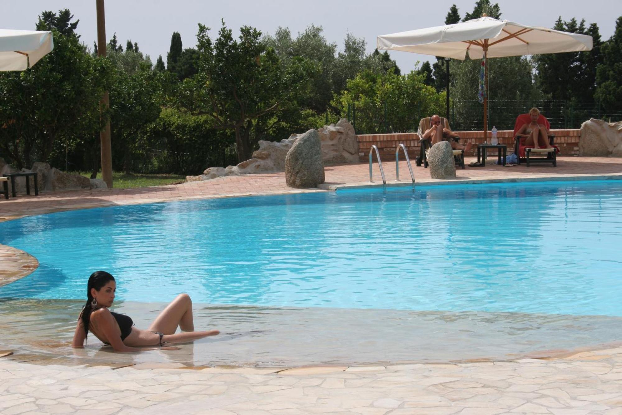 Residenza La Vigna Aparthotel ปาร์เกลียา ภายนอก รูปภาพ