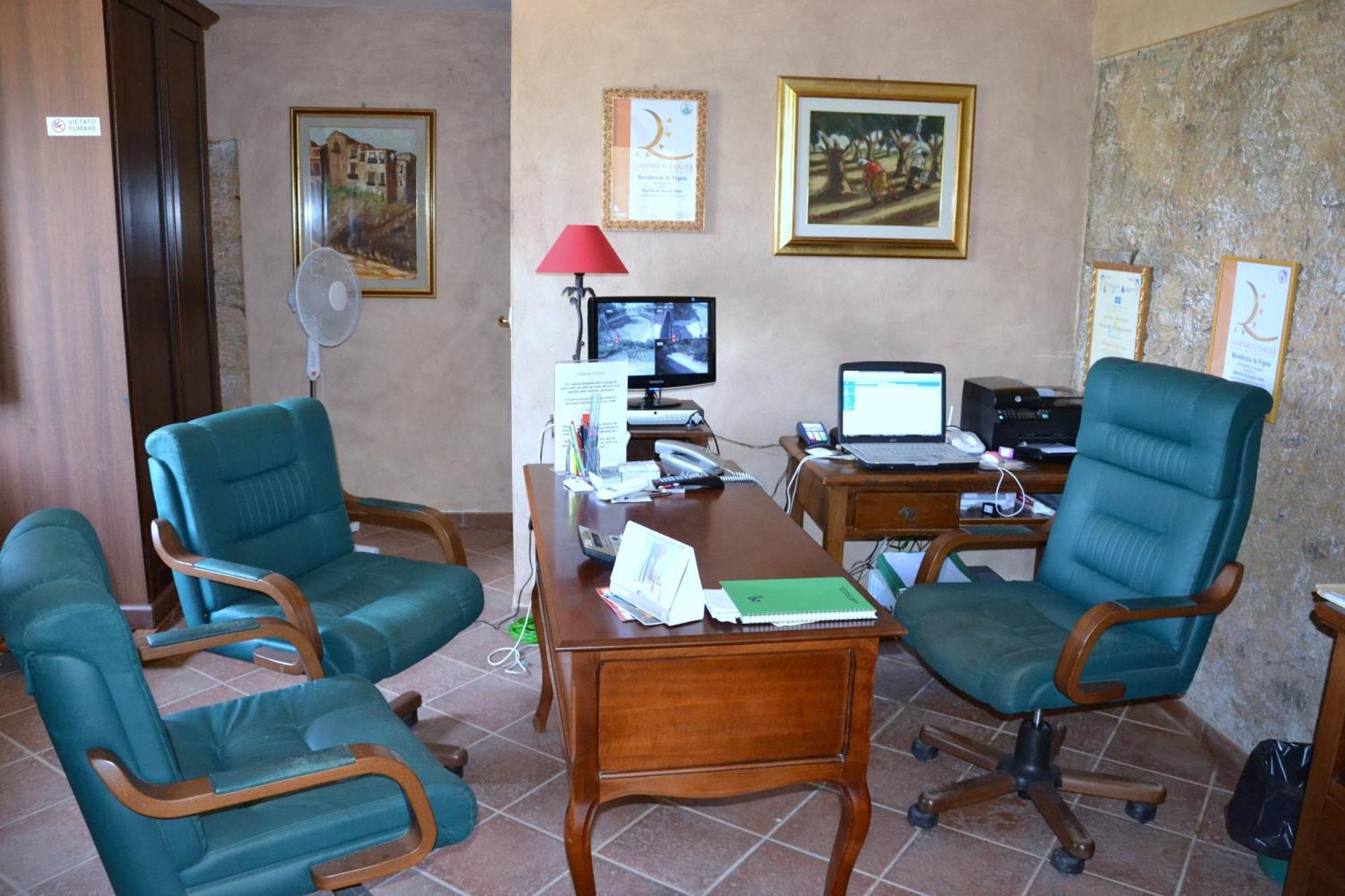 Residenza La Vigna Aparthotel ปาร์เกลียา ภายนอก รูปภาพ