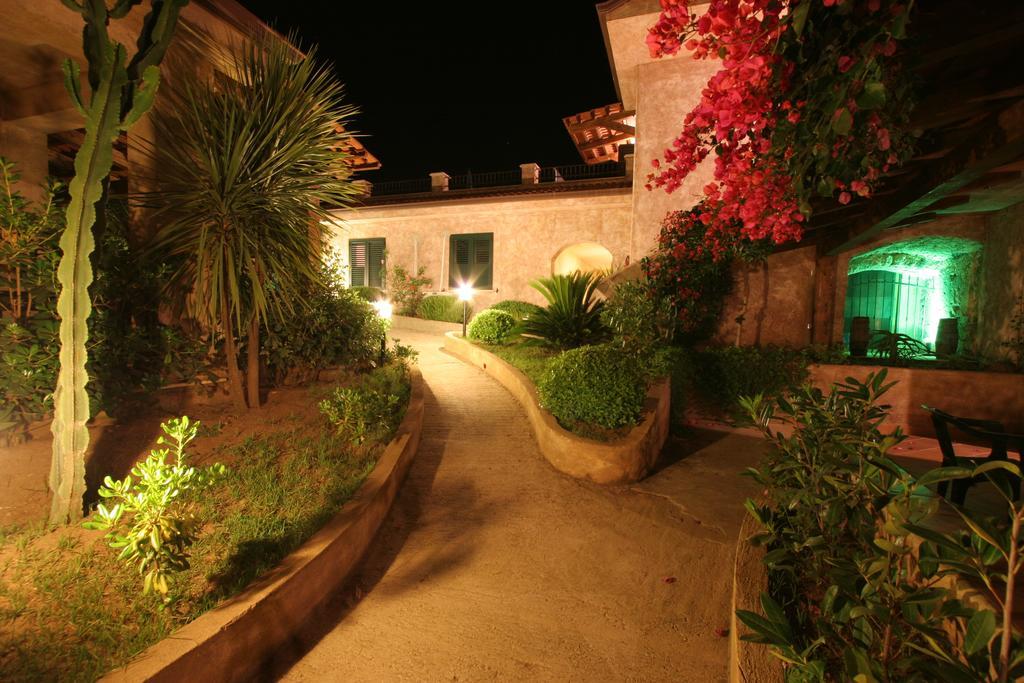 Residenza La Vigna Aparthotel ปาร์เกลียา ภายนอก รูปภาพ