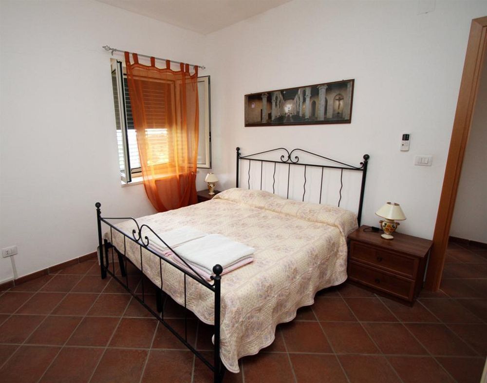 Residenza La Vigna Aparthotel ปาร์เกลียา ภายนอก รูปภาพ