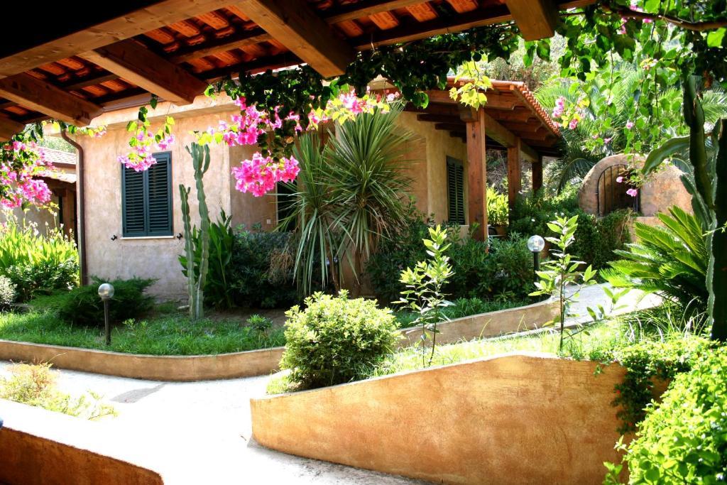 Residenza La Vigna Aparthotel ปาร์เกลียา ภายนอก รูปภาพ